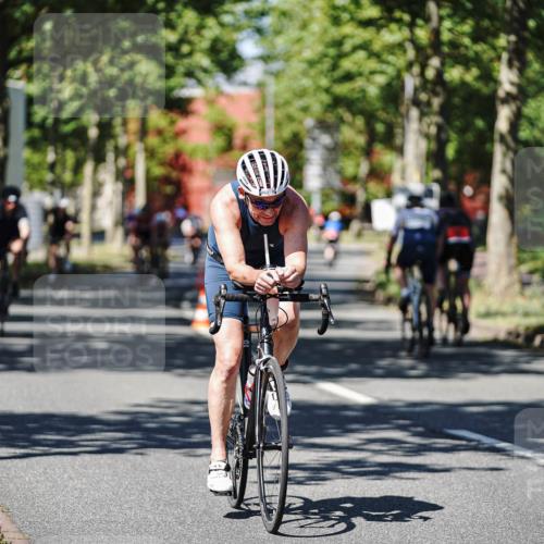 09.08.2026 - GEWOBA Citytriathlon Bremen Michael Burmester http://msf.ph/oto/9947223 09.08.2026 12:16:12 Radfahren 564, 611, 716, 726, 855, 879, 914, 955, 983, 1117 meine-sportfotos.de