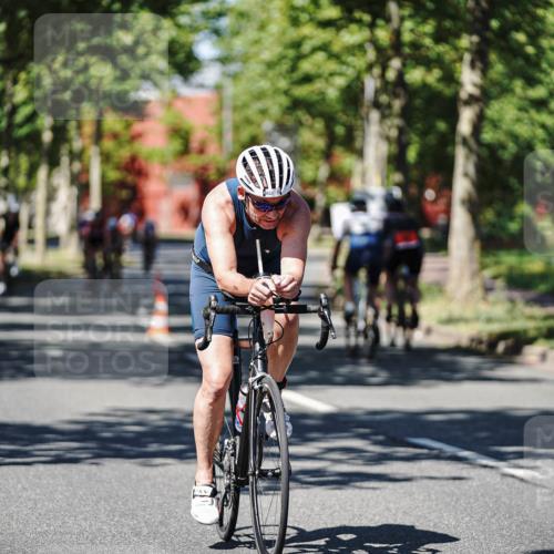 09.08.2026 - GEWOBA Citytriathlon Bremen Michael Burmester http://msf.ph/oto/9947224 09.08.2026 12:16:12 Radfahren 564, 611, 716, 726, 855, 879, 914, 955, 983, 1117 meine-sportfotos.de