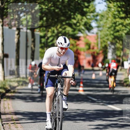 09.08.2026 - GEWOBA Citytriathlon Bremen Michael Burmester http://msf.ph/oto/9947289 09.08.2026 12:17:17 Radfahren 552, 565, 600, 778, 1143, 1158 meine-sportfotos.de