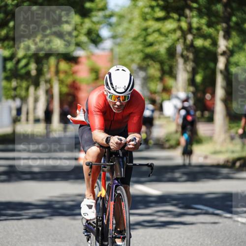 09.08.2026 - GEWOBA Citytriathlon Bremen Michael Burmester http://msf.ph/oto/9947296 09.08.2026 12:17:20 Radfahren 552, 565, 598, 600, 653, 778, 807, 1143, 1158 meine-sportfotos.de