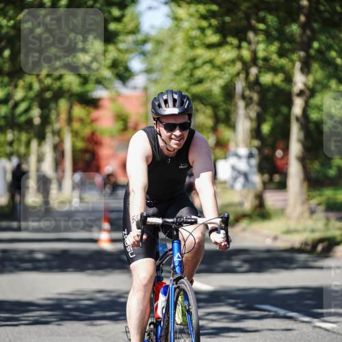 09.08.2026 - GEWOBA Citytriathlon Bremen Michael Burmester http://msf.ph/oto/9947300 09.08.2026 12:17:22 Radfahren 552, 565, 598, 600, 653, 778, 807, 1143, 1158 meine-sportfotos.de
