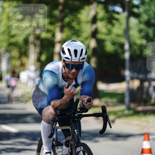 09.08.2026 - GEWOBA Citytriathlon Bremen Michael Burmester http://msf.ph/oto/9947312 09.08.2026 12:17:30 Radfahren 565, 579, 598, 609, 650, 653, 758, 778, 784, 807 meine-sportfotos.de