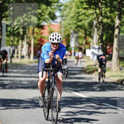 09.08.2026 - GEWOBA Citytriathlon Bremen Michael Burmester http://msf.ph/oto/9947378 09.08.2026 12:18:30 Radfahren 814, 826, 864, 872, 970, 1003 meine-sportfotos.de