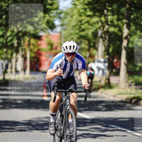 09.08.2026 - GEWOBA Citytriathlon Bremen Michael Burmester http://msf.ph/oto/9947388 09.08.2026 12:18:38 Radfahren 756, 814, 864, 970, 1119 meine-sportfotos.de