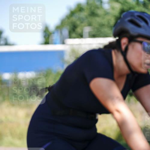 09.08.2026 - GEWOBA Citytriathlon Bremen Michael Burmester http://msf.ph/oto/9947391 09.08.2026 12:19:05 Radfahren 569, 624, 744, 886, 1009, 1120 meine-sportfotos.de
