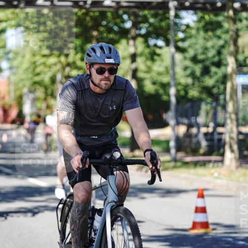 09.08.2026 - GEWOBA Citytriathlon Bremen Michael Burmester http://msf.ph/oto/9947411 09.08.2026 12:20:10 Radfahren 595, 625, 693, 757, 763, 788, 790, 798, 817, 823, 838, 935, 1017, 1113, 1129, 1155 meine-sportfotos.de