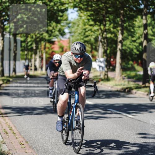 09.08.2026 - GEWOBA Citytriathlon Bremen Michael Burmester http://msf.ph/oto/9947415 09.08.2026 12:20:13 Radfahren 595, 625, 693, 757, 762, 763, 788, 790, 798, 823, 838, 935, 1017, 1113, 1129, 1155 meine-sportfotos.de