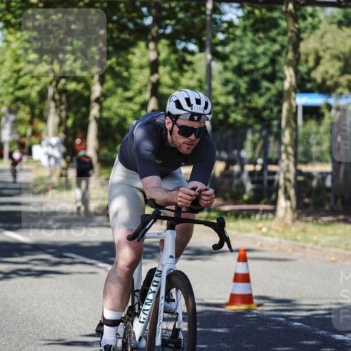 09.08.2026 - GEWOBA Citytriathlon Bremen Michael Burmester http://msf.ph/oto/9947416 09.08.2026 12:20:14 Radfahren 595, 625, 693, 757, 762, 763, 788, 790, 798, 823, 838, 935, 1017, 1113, 1155 meine-sportfotos.de
