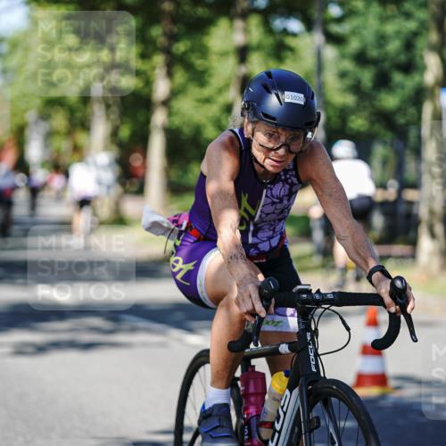 09.08.2026 - GEWOBA Citytriathlon Bremen Michael Burmester http://msf.ph/oto/9947435 09.08.2026 12:20:28 Radfahren 566, 656, 682, 693, 728, 745, 762, 763, 792, 816, 844, 897, 1020, 1155 meine-sportfotos.de