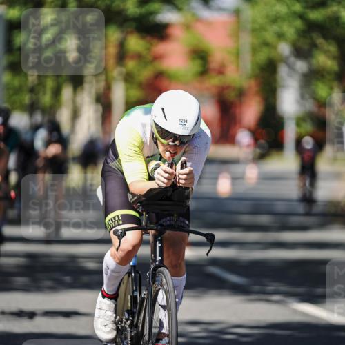09.08.2026 - GEWOBA Citytriathlon Bremen Michael Burmester http://msf.ph/oto/9947453 09.08.2026 12:20:54 Radfahren 560, 562, 639, 668, 678, 773, 889, 911, 912, 960, 968, 979, 1110 meine-sportfotos.de