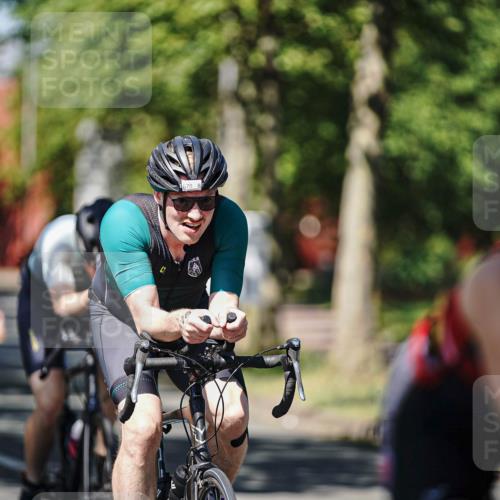 09.08.2026 - GEWOBA Citytriathlon Bremen Michael Burmester http://msf.ph/oto/9947456 09.08.2026 12:20:55 Radfahren 560, 562, 639, 668, 678, 773, 889, 911, 912, 960, 968, 979, 1110 meine-sportfotos.de
