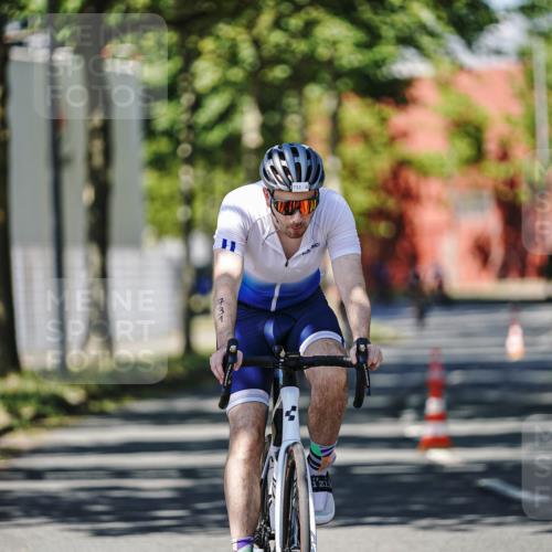 09.08.2026 - GEWOBA Citytriathlon Bremen Michael Burmester http://msf.ph/oto/9947484 09.08.2026 12:21:24 Radfahren 596, 731, 737, 902, 1115, 1132 meine-sportfotos.de
