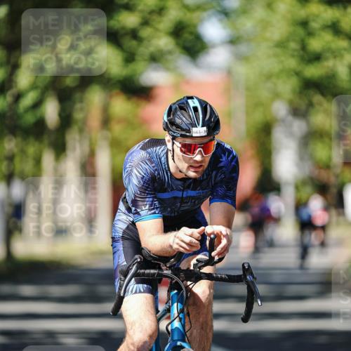 09.08.2026 - GEWOBA Citytriathlon Bremen Michael Burmester http://msf.ph/oto/9947492 09.08.2026 12:21:35 Radfahren 596, 667, 737, 902, 1111 meine-sportfotos.de