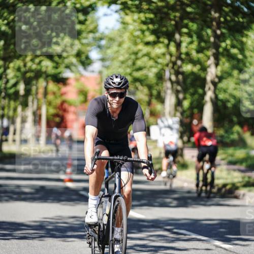 09.08.2026 - GEWOBA Citytriathlon Bremen Michael Burmester http://msf.ph/oto/9947543 09.08.2026 12:22:25 Radfahren 694, 696, 803, 1154 meine-sportfotos.de