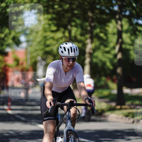 09.08.2026 - GEWOBA Citytriathlon Bremen Michael Burmester http://msf.ph/oto/9947646 09.08.2026 12:23:45 Radfahren 701, 705, 890, 1107 meine-sportfotos.de