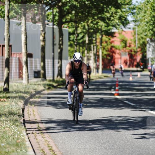 09.08.2026 - GEWOBA Citytriathlon Bremen Michael Burmester http://msf.ph/oto/9947647 09.08.2026 12:23:47 Radfahren 570, 705, 890, 1107 meine-sportfotos.de