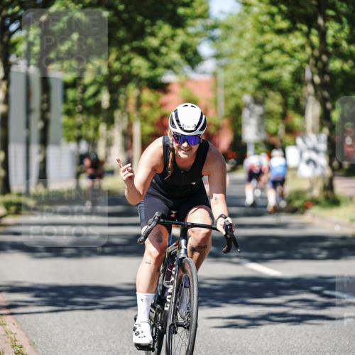 09.08.2026 - GEWOBA Citytriathlon Bremen Michael Burmester http://msf.ph/oto/9947650 09.08.2026 12:23:48 Radfahren 570, 705, 890, 1107 meine-sportfotos.de