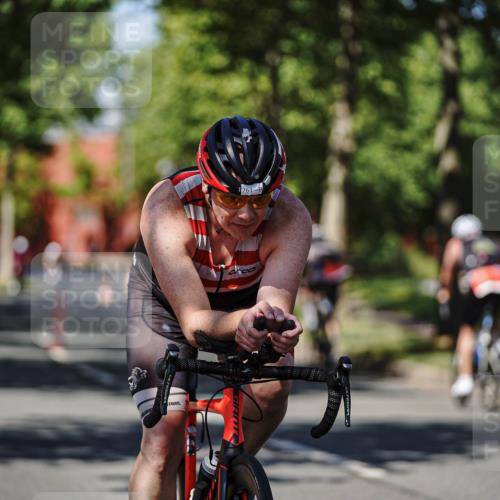 09.08.2026 - GEWOBA Citytriathlon Bremen Michael Burmester http://msf.ph/oto/9947660 09.08.2026 12:23:56 Radfahren 570, 585, 705, 761, 887, 890, 891, 1107, 1124, 1159 meine-sportfotos.de