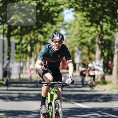 09.08.2026 - GEWOBA Citytriathlon Bremen Michael Burmester http://msf.ph/oto/9947663 09.08.2026 12:23:58 Radfahren 570, 585, 761, 887, 890, 891, 1105, 1107, 1124, 1159 meine-sportfotos.de