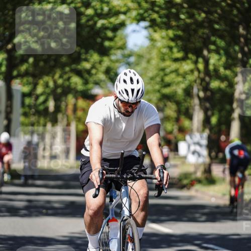 09.08.2026 - GEWOBA Citytriathlon Bremen Michael Burmester http://msf.ph/oto/9947669 09.08.2026 12:24:01 Radfahren 570, 585, 761, 887, 891, 1105, 1124, 1159 meine-sportfotos.de