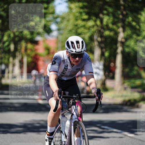 09.08.2026 - GEWOBA Citytriathlon Bremen Michael Burmester http://msf.ph/oto/9947678 09.08.2026 12:24:07 Radfahren 570, 585, 761, 887, 891, 1105, 1124, 1159 meine-sportfotos.de