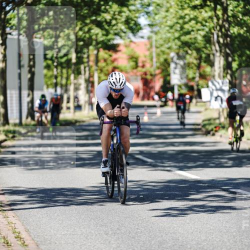 09.08.2026 - GEWOBA Citytriathlon Bremen Michael Burmester http://msf.ph/oto/9947680 09.08.2026 12:24:13 Radfahren 546, 586, 870, 887, 891, 1105 meine-sportfotos.de