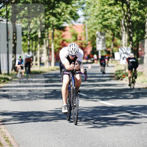 09.08.2026 - GEWOBA Citytriathlon Bremen Michael Burmester http://msf.ph/oto/9947681 09.08.2026 12:24:13 Radfahren 546, 586, 870, 887, 891, 1105 meine-sportfotos.de