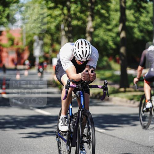 09.08.2026 - GEWOBA Citytriathlon Bremen Michael Burmester http://msf.ph/oto/9947682 09.08.2026 12:24:14 Radfahren 546, 586, 870, 887, 891, 1105 meine-sportfotos.de