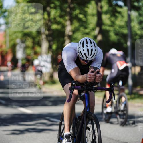 09.08.2026 - GEWOBA Citytriathlon Bremen Michael Burmester http://msf.ph/oto/9947683 09.08.2026 12:24:14 Radfahren 546, 586, 870, 887, 891, 1105 meine-sportfotos.de