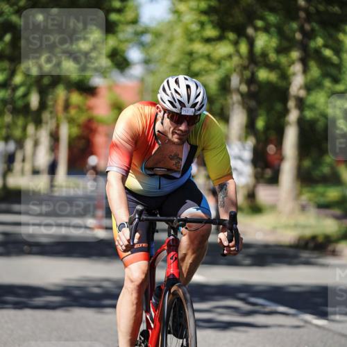 09.08.2026 - GEWOBA Citytriathlon Bremen Michael Burmester http://msf.ph/oto/9947700 09.08.2026 12:24:25 Radfahren 546, 586, 671, 675, 753, 870, 1152 meine-sportfotos.de