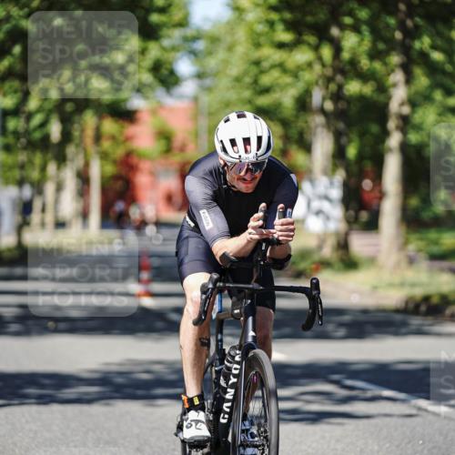 09.08.2026 - GEWOBA Citytriathlon Bremen Michael Burmester http://msf.ph/oto/9947708 09.08.2026 12:24:34 Radfahren 601, 620, 671, 675, 753, 770, 1152 meine-sportfotos.de