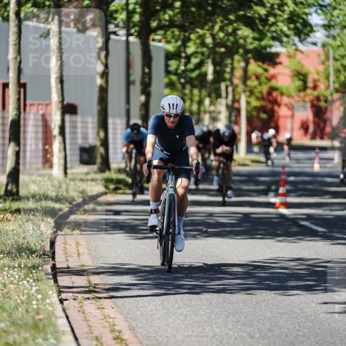 09.08.2026 - GEWOBA Citytriathlon Bremen Michael Burmester http://msf.ph/oto/9947775 09.08.2026 12:25:28 Radfahren 558, 649, 774, 936, 982, 1010, 1106, 1121, 1122 meine-sportfotos.de