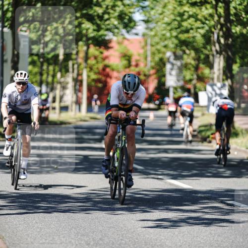 09.08.2026 - GEWOBA Citytriathlon Bremen Michael Burmester http://msf.ph/oto/9947792 09.08.2026 12:25:38 Radfahren 558, 649, 702, 718, 743, 774, 779, 789, 810, 848, 936, 982, 1010, 1122, 1125 meine-sportfotos.de