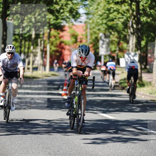 09.08.2026 - GEWOBA Citytriathlon Bremen Michael Burmester http://msf.ph/oto/9947793 09.08.2026 12:25:38 Radfahren 558, 649, 702, 718, 743, 774, 779, 789, 810, 848, 936, 982, 1010, 1122, 1125 meine-sportfotos.de