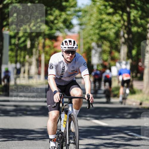 09.08.2026 - GEWOBA Citytriathlon Bremen Michael Burmester http://msf.ph/oto/9947795 09.08.2026 12:25:39 Radfahren 649, 702, 718, 743, 774, 779, 789, 810, 848, 936, 982, 1010, 1122, 1125 meine-sportfotos.de