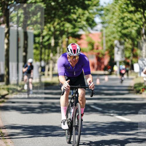 09.08.2026 - GEWOBA Citytriathlon Bremen Michael Burmester http://msf.ph/oto/9947856 09.08.2026 12:26:26 Radfahren 621, 674, 766, 842, 908, 985, 1127 meine-sportfotos.de