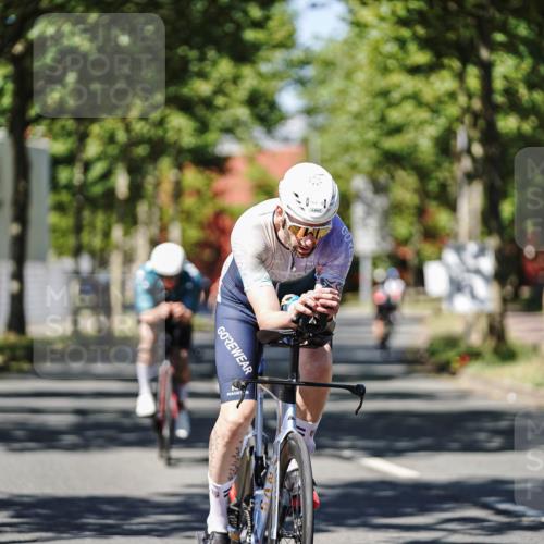 09.08.2026 - GEWOBA Citytriathlon Bremen Michael Burmester http://msf.ph/oto/9947869 09.08.2026 12:26:31 Radfahren 621, 674, 766, 767, 842, 985, 1014, 1127, 1131 meine-sportfotos.de