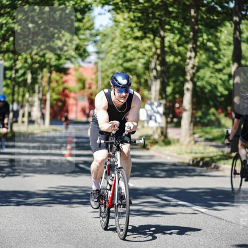 09.08.2026 - GEWOBA Citytriathlon Bremen Michael Burmester http://msf.ph/oto/9947908 09.08.2026 12:27:04 Radfahren 588, 607, 633, 813, 822, 856, 958, 962, 1103 meine-sportfotos.de