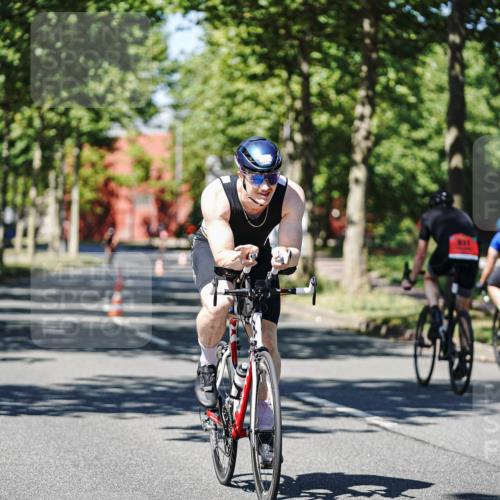 09.08.2026 - GEWOBA Citytriathlon Bremen Michael Burmester http://msf.ph/oto/9947909 09.08.2026 12:27:04 Radfahren 588, 607, 633, 813, 822, 856, 958, 962, 1103 meine-sportfotos.de