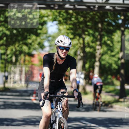 09.08.2026 - GEWOBA Citytriathlon Bremen Michael Burmester http://msf.ph/oto/9947910 09.08.2026 12:27:06 Radfahren 588, 633, 813, 856, 958, 962, 1103 meine-sportfotos.de