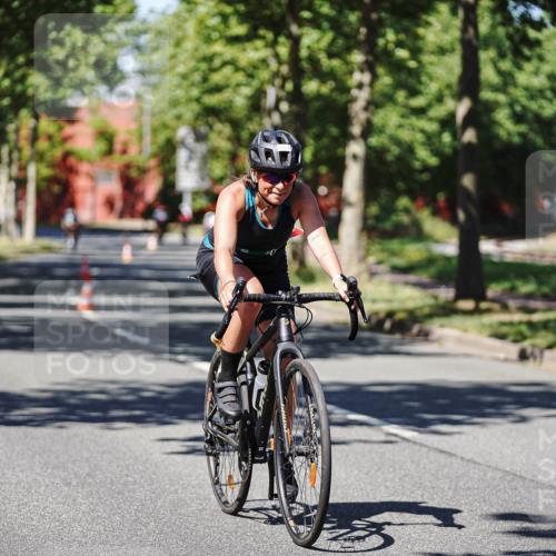 09.08.2026 - GEWOBA Citytriathlon Bremen Michael Burmester http://msf.ph/oto/9947913 09.08.2026 12:27:14 Radfahren 588, 813, 958, 962 meine-sportfotos.de
