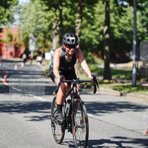 09.08.2026 - GEWOBA Citytriathlon Bremen Michael Burmester http://msf.ph/oto/9947914 09.08.2026 12:27:14 Radfahren 588, 813, 958, 962 meine-sportfotos.de