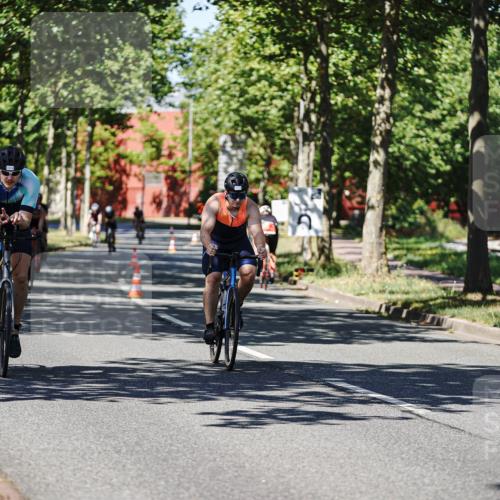 09.08.2026 - GEWOBA Citytriathlon Bremen Michael Burmester http://msf.ph/oto/9947921 09.08.2026 12:27:27 Radfahren 587, 597, 630, 669, 712, 714, 732, 881, 904 meine-sportfotos.de