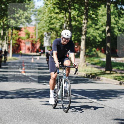 09.08.2026 - GEWOBA Citytriathlon Bremen Michael Burmester http://msf.ph/oto/9947930 09.08.2026 12:27:30 Radfahren 587, 597, 630, 669, 712, 714, 729, 732, 881, 904 meine-sportfotos.de
