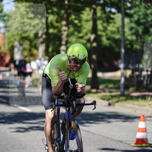 09.08.2026 - GEWOBA Citytriathlon Bremen Michael Burmester http://msf.ph/oto/9947948 09.08.2026 12:27:41 Radfahren 587, 669, 684, 714, 729, 801, 828, 831, 854, 881, 904, 1157 meine-sportfotos.de