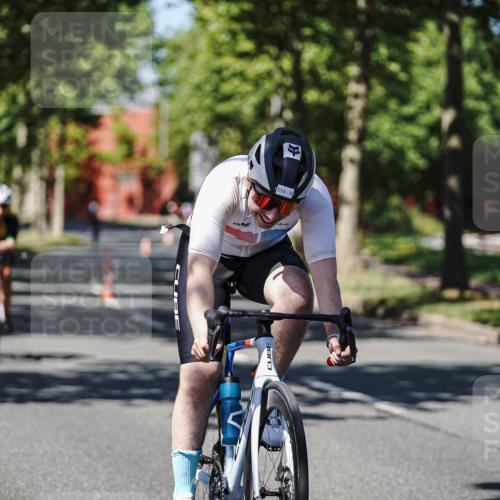 09.08.2026 - GEWOBA Citytriathlon Bremen Michael Burmester http://msf.ph/oto/9947965 09.08.2026 12:27:51 Radfahren 684, 801, 828, 831, 854, 917, 1157 meine-sportfotos.de
