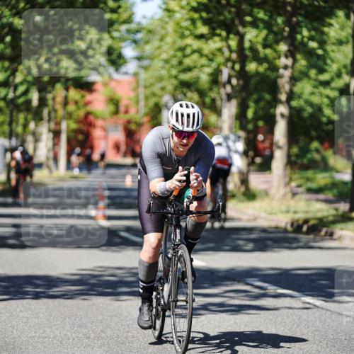 09.08.2026 - GEWOBA Citytriathlon Bremen Michael Burmester http://msf.ph/oto/9947981 09.08.2026 12:28:10 Radfahren 554, 660, 661, 666, 690, 917, 951, 1002, 1148 meine-sportfotos.de