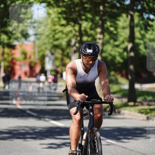 09.08.2026 - GEWOBA Citytriathlon Bremen Michael Burmester http://msf.ph/oto/9947992 09.08.2026 12:28:14 Radfahren 631, 660, 661, 666, 690, 862, 951, 1002, 1148 meine-sportfotos.de