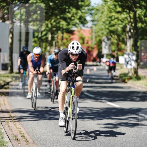 09.08.2026 - GEWOBA Citytriathlon Bremen Michael Burmester http://msf.ph/oto/9947993 09.08.2026 12:28:20 Radfahren 549, 631, 661, 666, 676, 690, 862, 951, 1002, 1148 meine-sportfotos.de