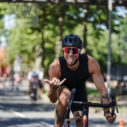 09.08.2026 - GEWOBA Citytriathlon Bremen Michael Burmester http://msf.ph/oto/9948004 09.08.2026 12:28:34 Radfahren 549, 610, 619, 631, 652, 658, 676, 698, 719 meine-sportfotos.de